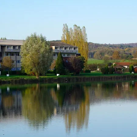 Hotel La Mezelle 2*