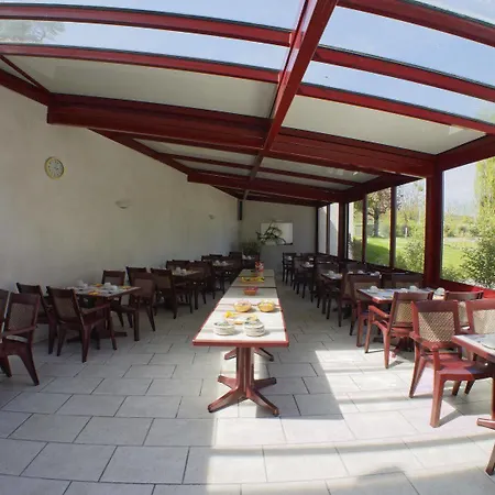 Ξενοδοχείο La Mezelle 2*